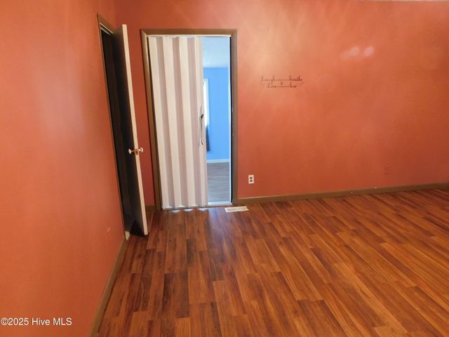 1010 W Scotsdale Road, Laurinburg, NC 28352