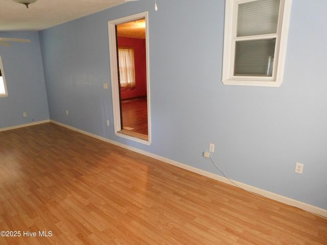 1010 W Scotsdale Road, Laurinburg, NC 28352