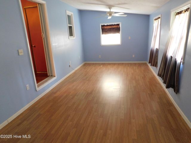 1010 W Scotsdale Road, Laurinburg, NC 28352