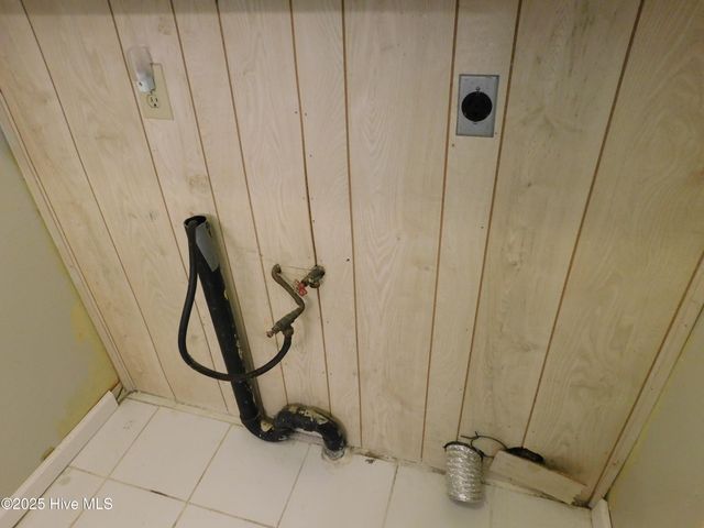 1010 W Scotsdale Road, Laurinburg, NC 28352