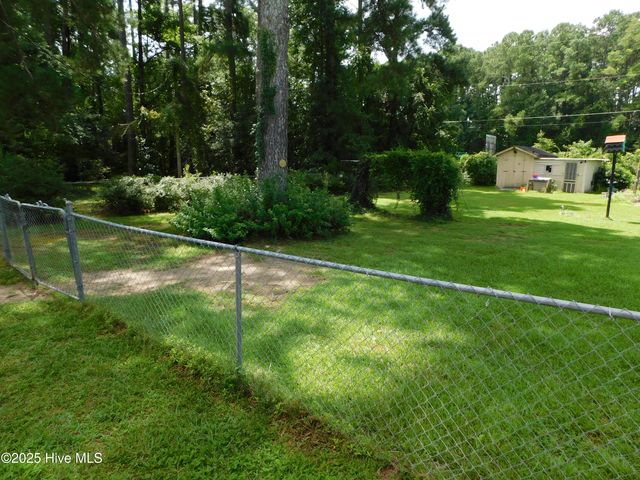 1010 W Scotsdale Road, Laurinburg, NC 28352