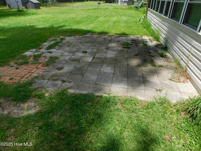 1010 W Scotsdale Road, Laurinburg, NC 28352