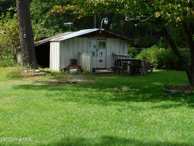 1010 W Scotsdale Road, Laurinburg, NC 28352