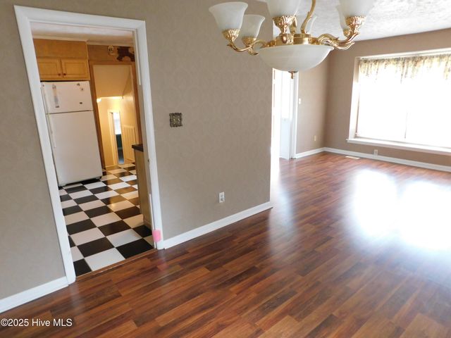 1010 W Scotsdale Road, Laurinburg, NC 28352