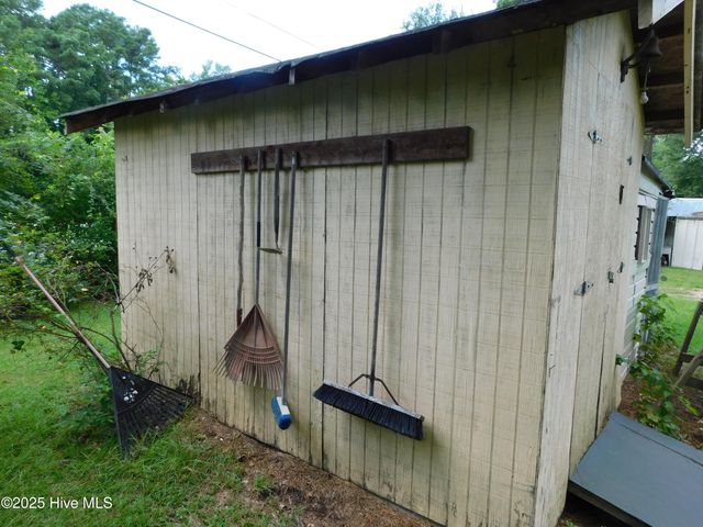1010 W Scotsdale Road, Laurinburg, NC 28352