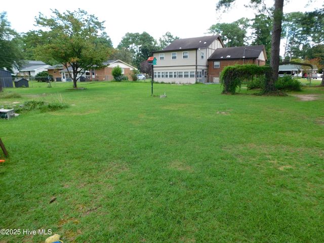 1010 W Scotsdale Road, Laurinburg, NC 28352