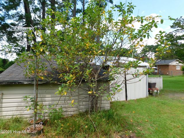 1010 W Scotsdale Road, Laurinburg, NC 28352