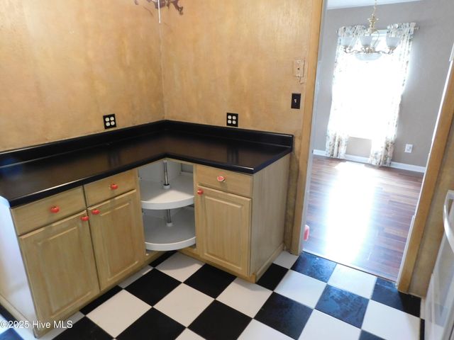 1010 W Scotsdale Road, Laurinburg, NC 28352