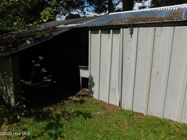 1010 W Scotsdale Road, Laurinburg, NC 28352