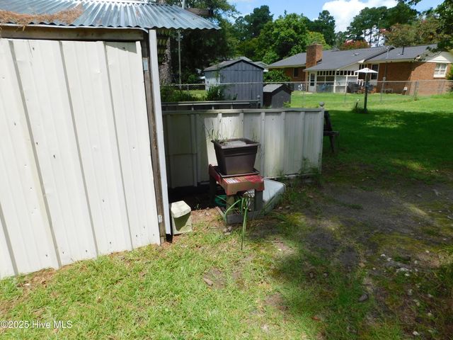 1010 W Scotsdale Road, Laurinburg, NC 28352