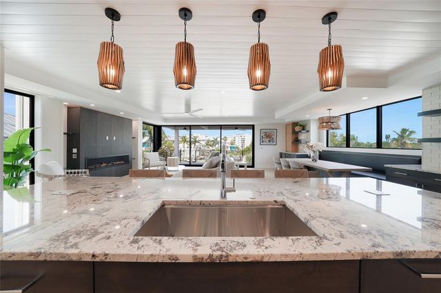 5547 AVENIDA DEL MARE, Sarasota, FL 34242