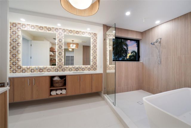 5547 AVENIDA DEL MARE, Sarasota, FL 34242