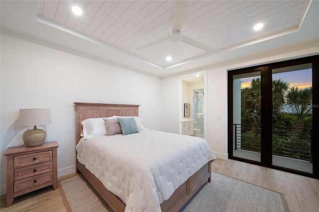 5547 AVENIDA DEL MARE, Sarasota, FL 34242