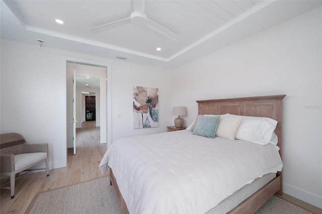 5547 AVENIDA DEL MARE, Sarasota, FL 34242