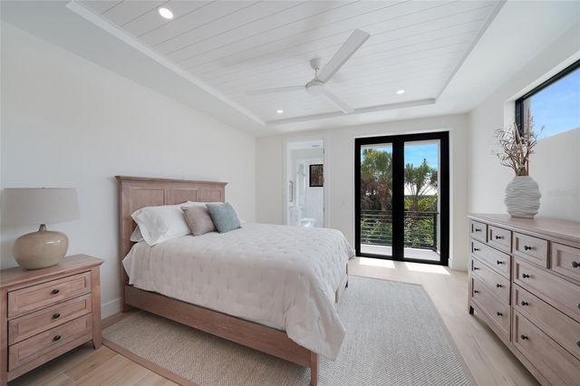 5547 AVENIDA DEL MARE, Sarasota, FL 34242