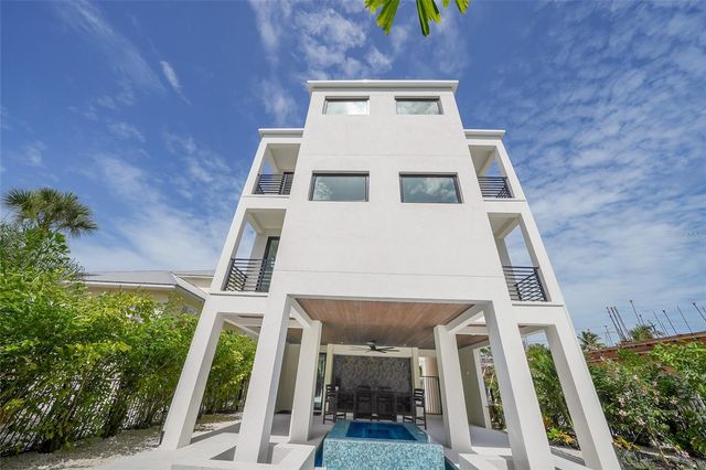 5547 AVENIDA DEL MARE, Sarasota, FL 34242