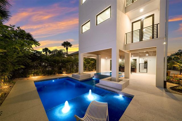 5547 AVENIDA DEL MARE, Sarasota, FL 34242