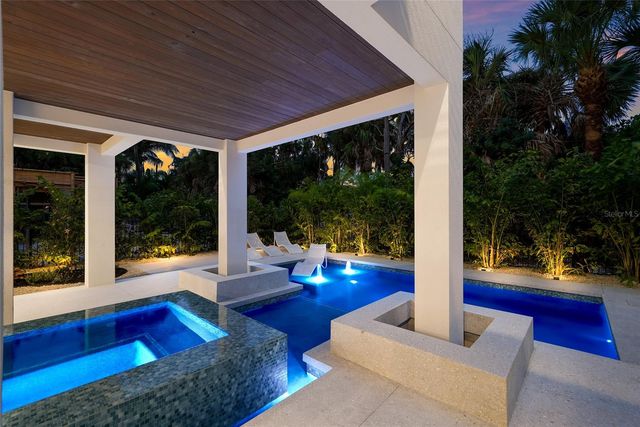 5547 AVENIDA DEL MARE, Sarasota, FL 34242