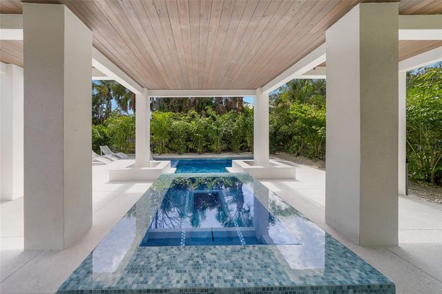 5547 AVENIDA DEL MARE, Sarasota, FL 34242