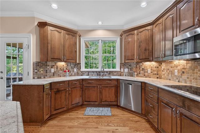 20139 W Magnolia CT, Smithfield, VA 23430