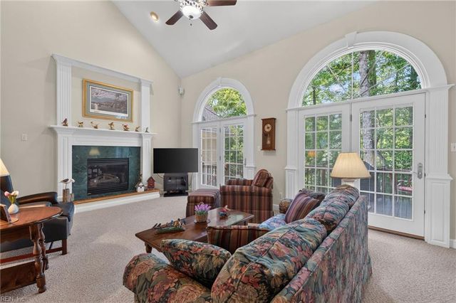20139 W Magnolia CT, Smithfield, VA 23430