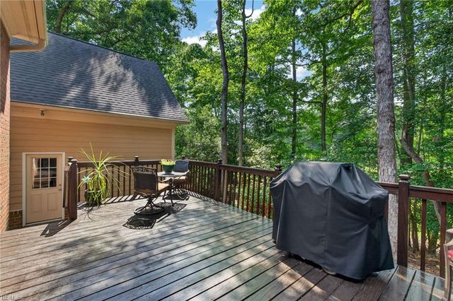 20139 W Magnolia CT, Smithfield, VA 23430