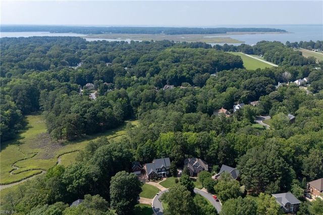 20139 W Magnolia CT, Smithfield, VA 23430