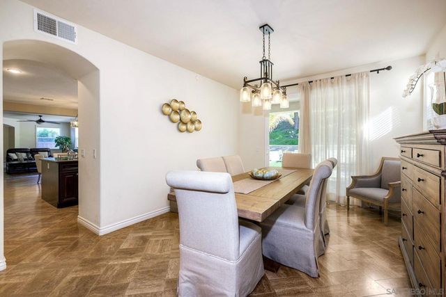 993 Hawthorne Creek Dr, Chula Vista, CA 91914