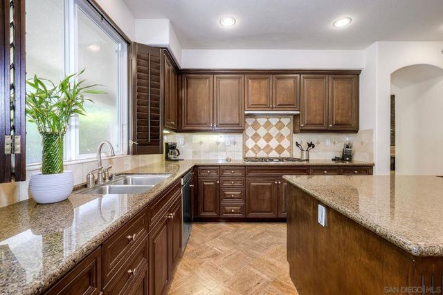 993 Hawthorne Creek Dr, Chula Vista, CA 91914