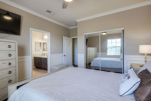 993 Hawthorne Creek Dr, Chula Vista, CA 91914