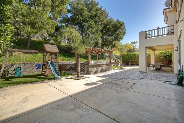 993 Hawthorne Creek Dr, Chula Vista, CA 91914