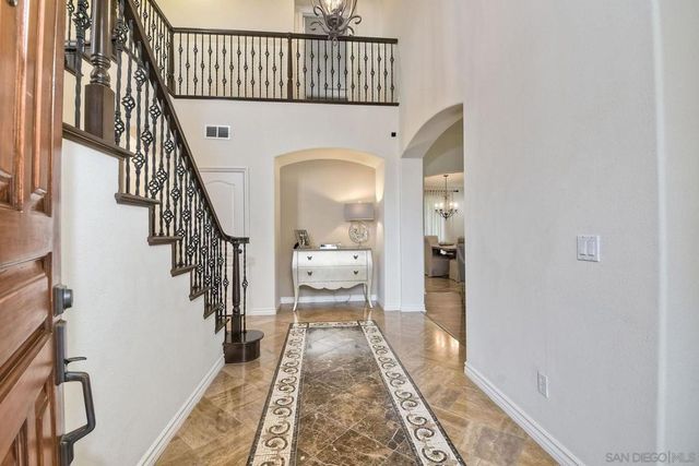 993 Hawthorne Creek Dr, Chula Vista, CA 91914