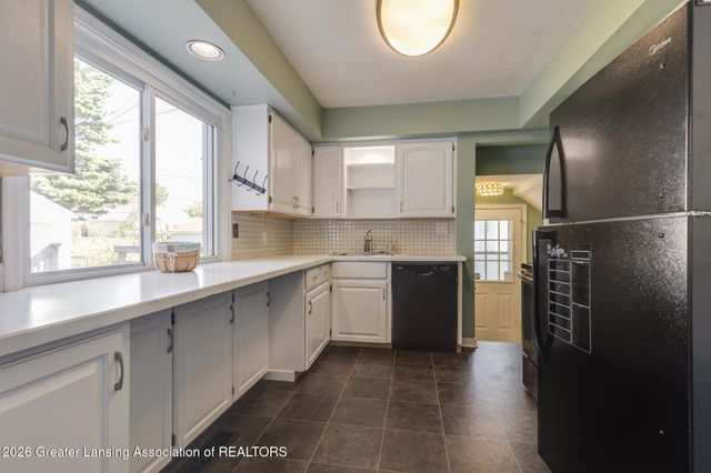 1714 Cooper Avenue, Lansing, MI 48910