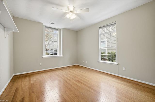 5453 Paperwhite LN, Virginia Beach, VA 23455