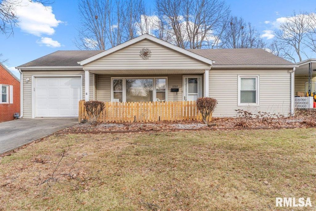 1737 HOMEWOOD Avenue, Springfield, IL 62704