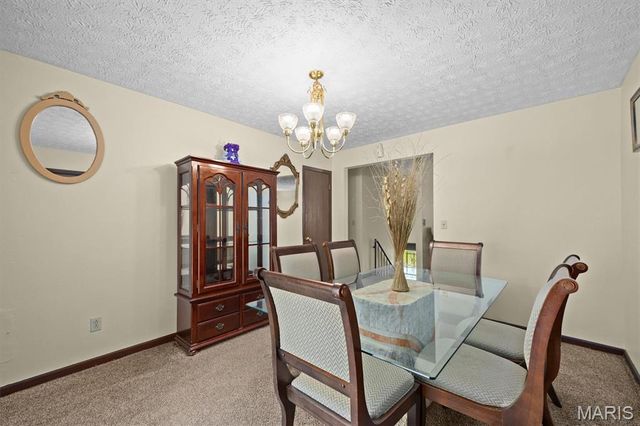 27 Oakleigh Drive, Belleville, IL 62223