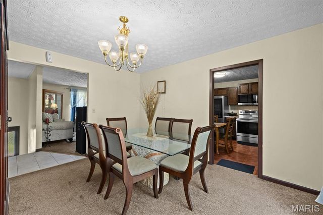 27 Oakleigh Drive, Belleville, IL 62223