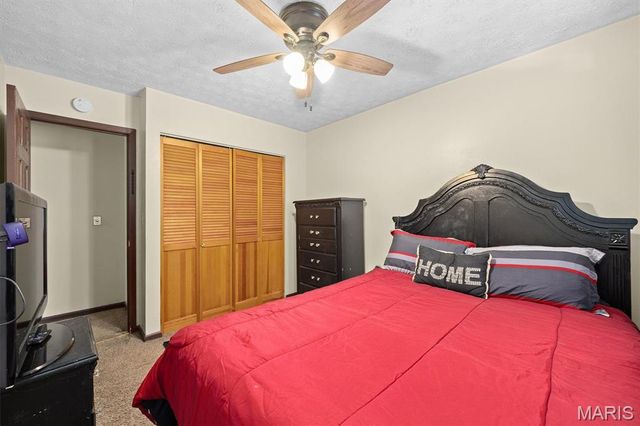 27 Oakleigh Drive, Belleville, IL 62223