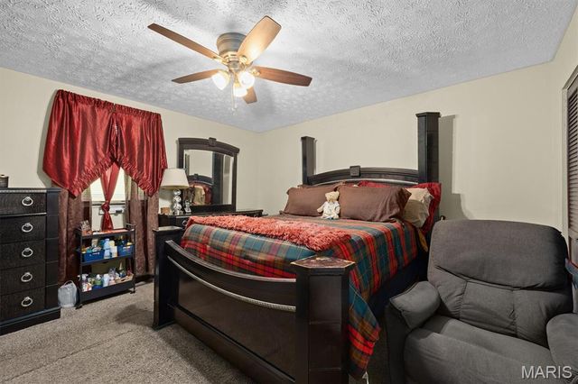 27 Oakleigh Drive, Belleville, IL 62223