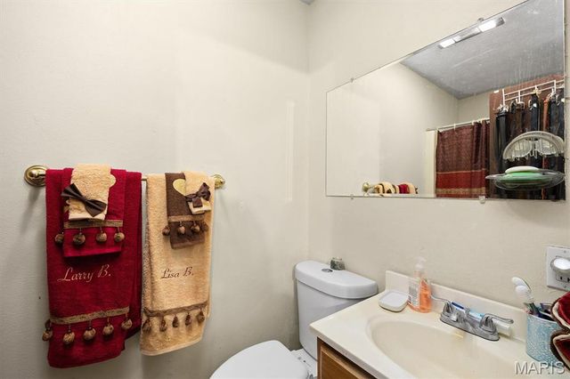 27 Oakleigh Drive, Belleville, IL 62223