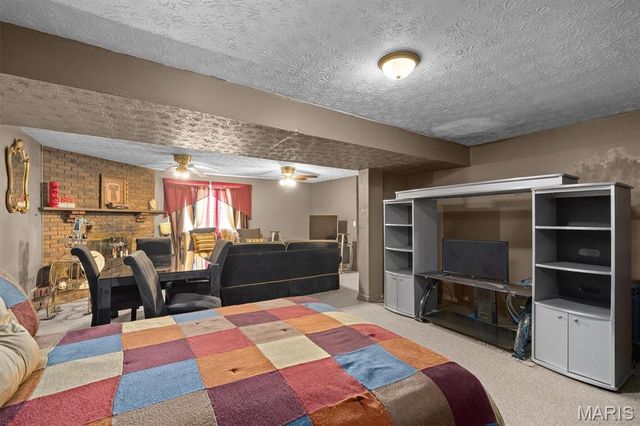 27 Oakleigh Drive, Belleville, IL 62223