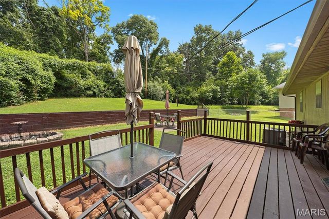 27 Oakleigh Drive, Belleville, IL 62223