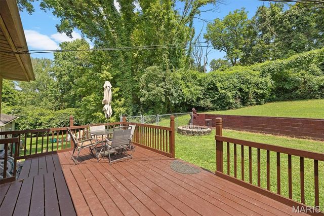 27 Oakleigh Drive, Belleville, IL 62223