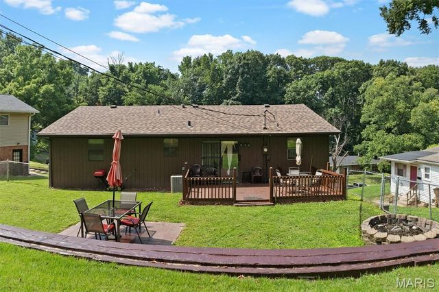 27 Oakleigh Drive, Belleville, IL 62223