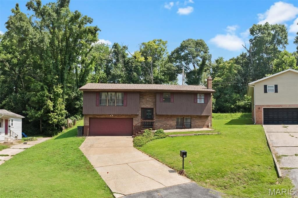 27 Oakleigh Drive, Belleville, IL 62223