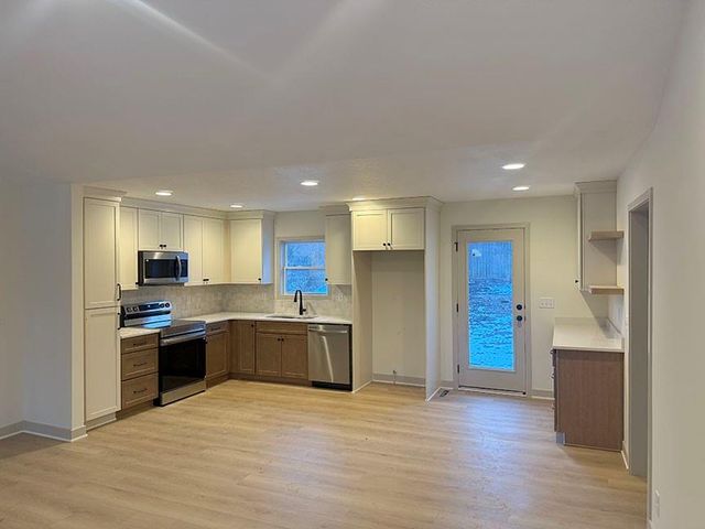 626 NW Village Drive, Lee's Summit, MO 64063