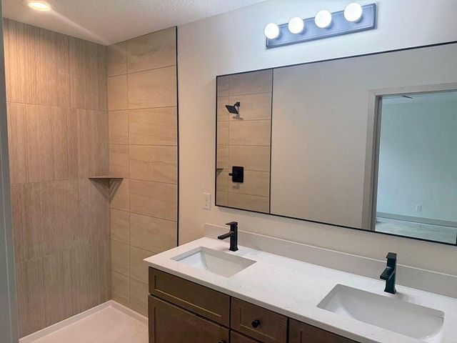 626 NW Village Drive, Lee's Summit, MO 64063