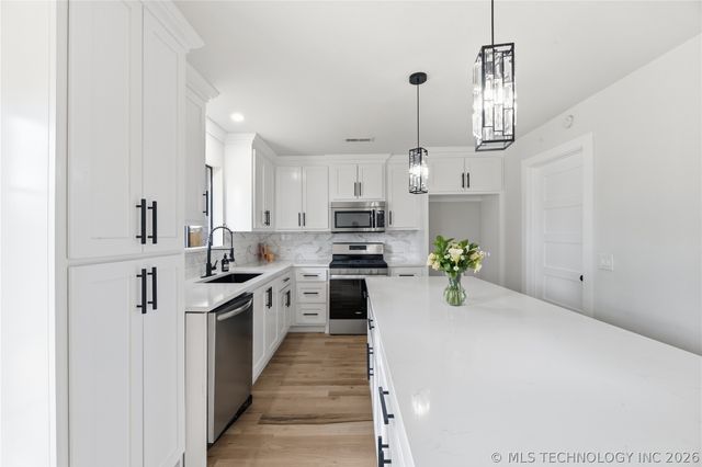 1929 W Urbana Street, Broken Arrow, OK 74012