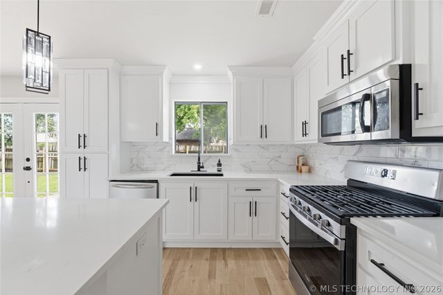 1929 W Urbana Street, Broken Arrow, OK 74012
