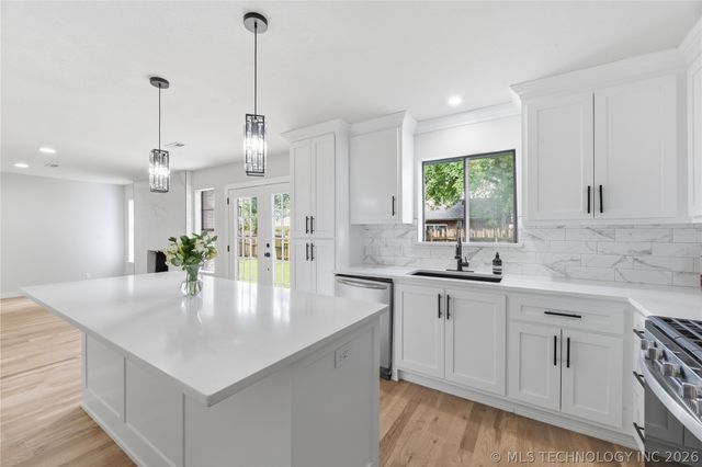 1929 W Urbana Street, Broken Arrow, OK 74012